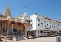 Digambar temple in Devlali with stunning Jain paintings